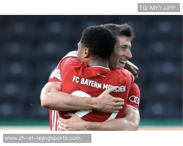 现役与退役足球巨星的巅峰对决与辉煌历程解析